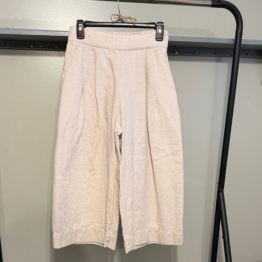 GAP Cream Ankle Cropped Pants